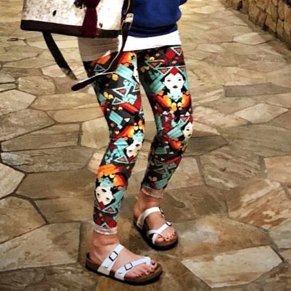 Lularoe Leggings OS Disney Pocahontas - Picture 1 of 3